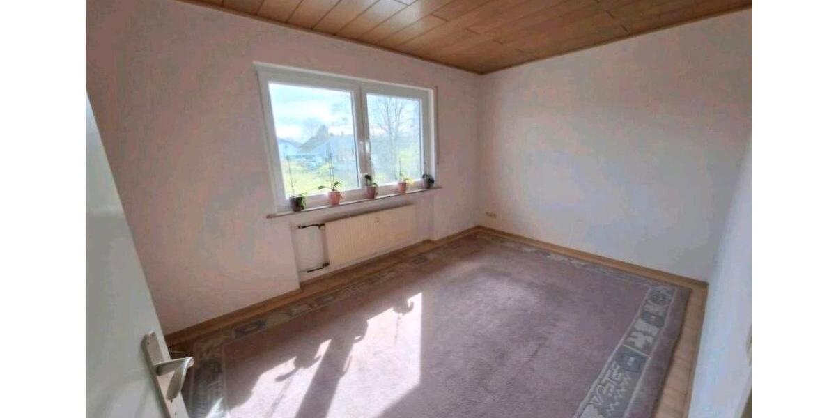 Etagenwohnung Königswinter - 4 Zimmer, 110 m&sup2;, 1.100&euro; | Angebot:26023003