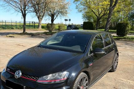 VW Golf 131.600 km 14.999 &euro; Niederkassel 53859