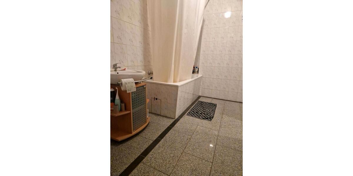Etagenwohnung Bornheim - 1 Zimmer, 90 m&sup2;, 490&euro; | Angebot:26543518
