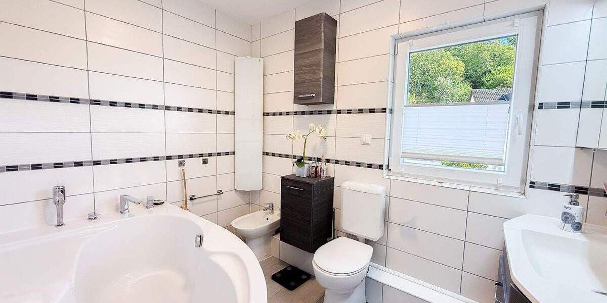 Einfamilienhaus Bad Neuenahr-Ahrweiler Bad Neuenahr - 5 Zimmer, 140 m&sup2;, 478.000&euro; | Angebot:25695605