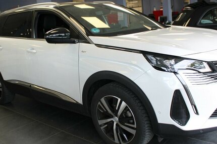 Peugeot 5008 PureTech 130 EAT8 GT - 7-Sitzer - 13.548 km 22.980 &euro; Euskirchen 53881