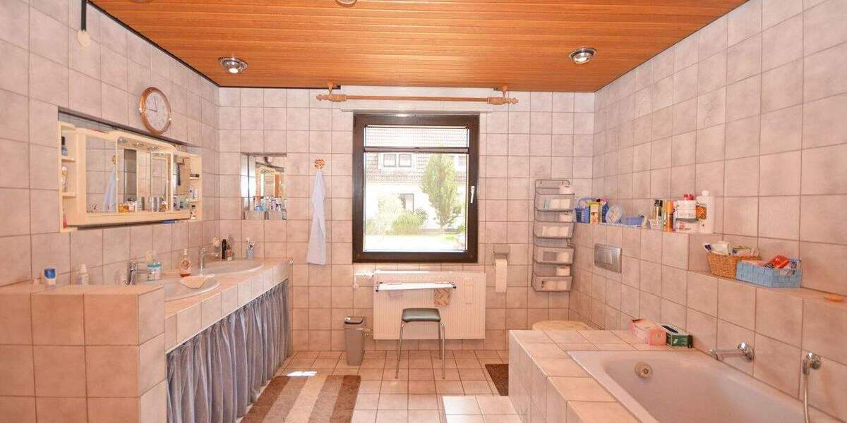 Einfamilienhaus Hürth Berrenrath - 4 Zimmer, 180 m&sup2;, 449.000&euro; | Angebot:25748337