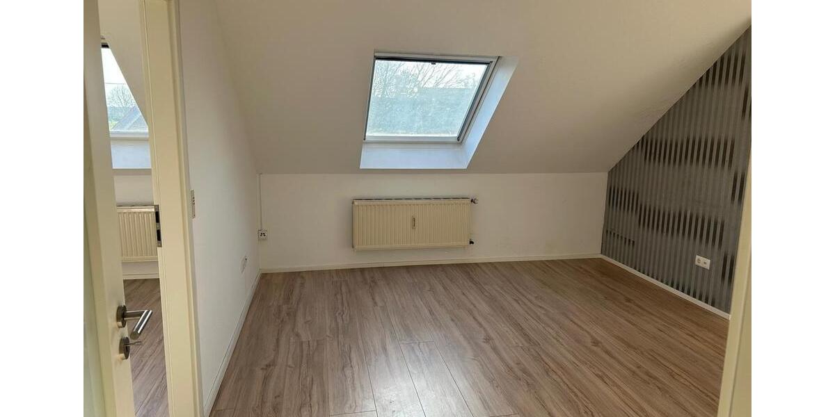 Dachgeschoßwohnung Bornheim - 2 Zimmer, 58 m&sup2;, 695&euro; | Angebot:26019343