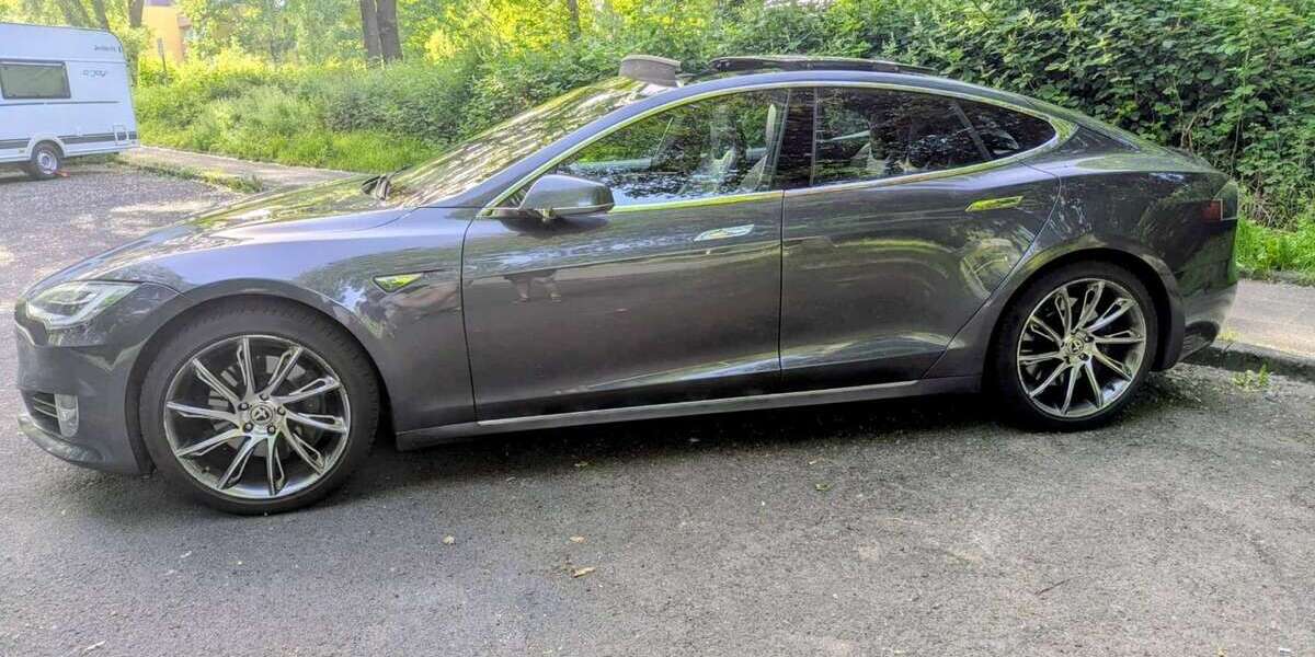 Tesla Model S 273.610 km 26.450 &euro; Bad Godesberg (Bonn) 53177