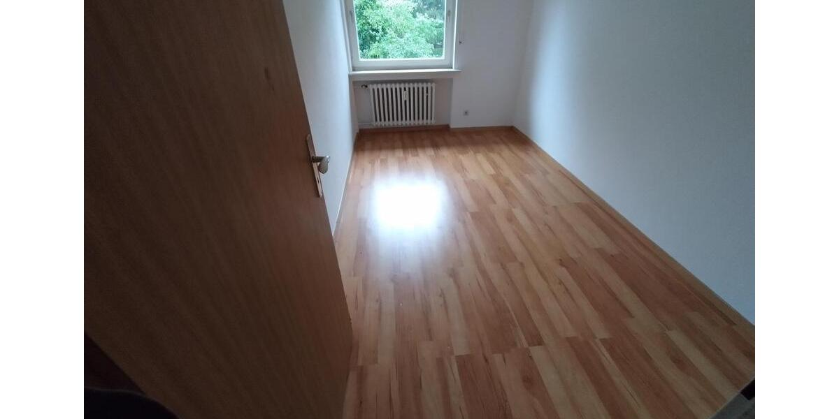 Etagenwohnung Wachtberg - 4 Zimmer, 106 m&sup2;, 1.100&euro; | Angebot:25921774