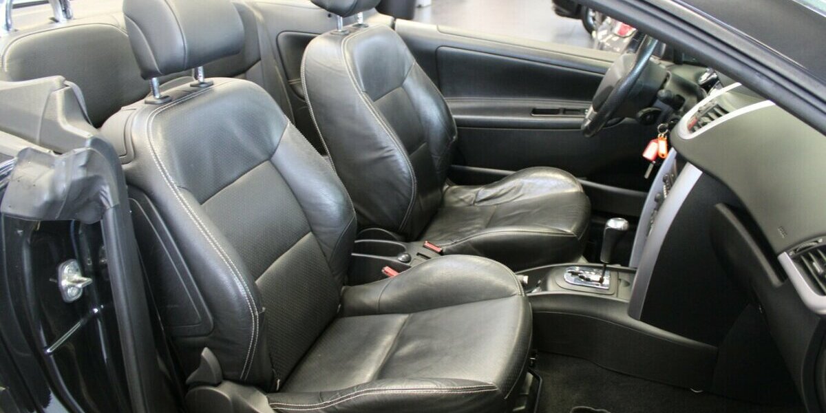 Peugeot 207CC 120 VTi Automatik Sport 81.975 km 6.980 &euro; Euskirchen 53881