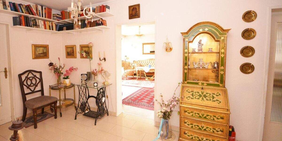 Etagenwohnung Brühl - 3 Zimmer, 100 m&sup2;, 285.000&euro; | Angebot:25748345