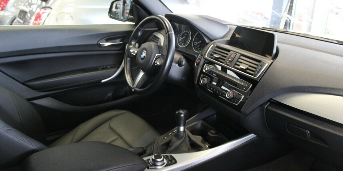 BMW 120 120i Urban line 48.887 km 16.980 &euro; Euskirchen 53881