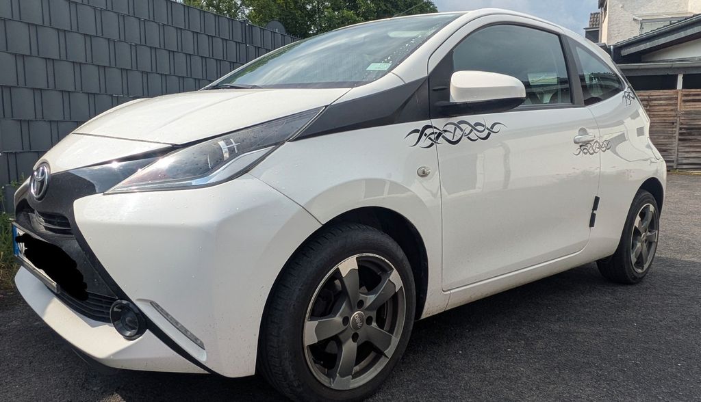 Toyota Aygo (X) 57.000 km 5.000 &euro; Bornheim 53332