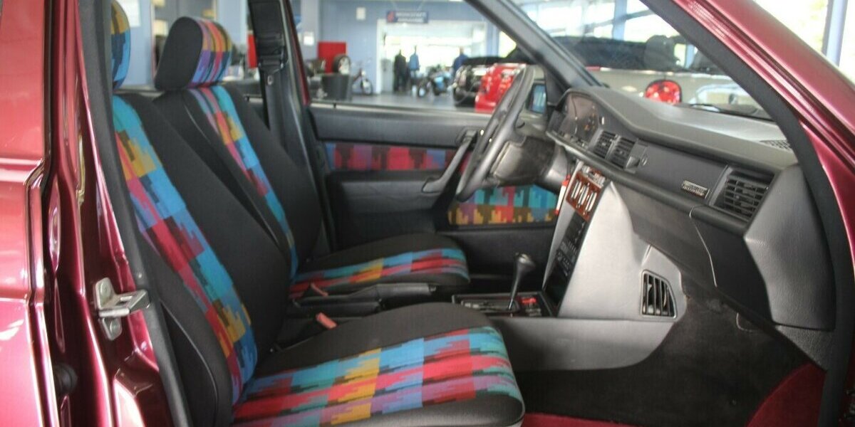 Mercedes-Benz 190 E 1.8 Avantgarde Rosso TOP ZUSTAND 130.065 km 19.980 &euro; Euskirchen 53881