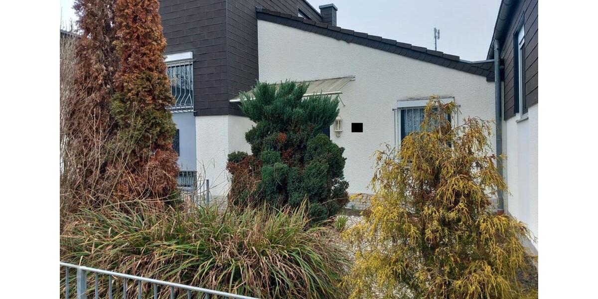 Reihenhaus Bonn Tannenbusch - 3 Zimmer, 110 m&sup2;, 425.000&euro; | Angebot:26109624