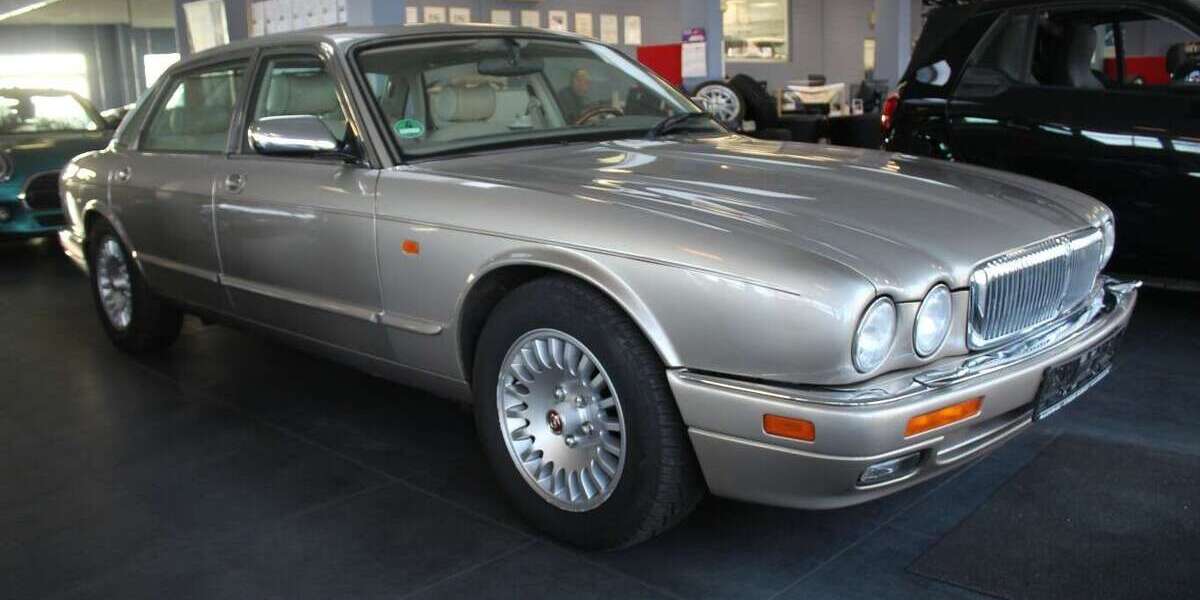 Jaguar Daimler 119.865 km 19.980 &euro; Euskirchen-Flamersheim 53881