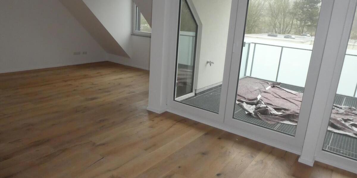 Neue helle Dachgeschoßwohnung mit moderner Heiztechnik im Energiesparhaus Bonn-Endenich - Dachgeschoßwohnung Bonn Dransdorf | Angebot:24049039