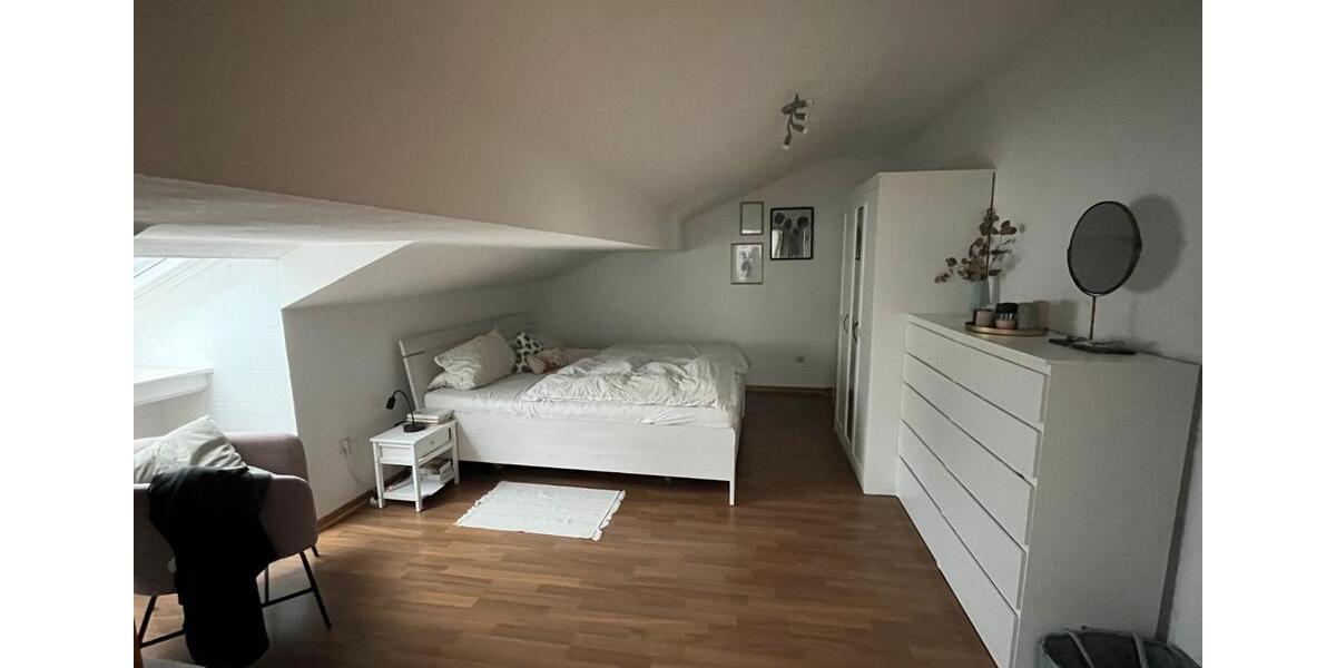 Dachgeschoßwohnung Mechernich - 2 Zimmer, 65 m&sup2;, 420&euro; | Angebot:25824125