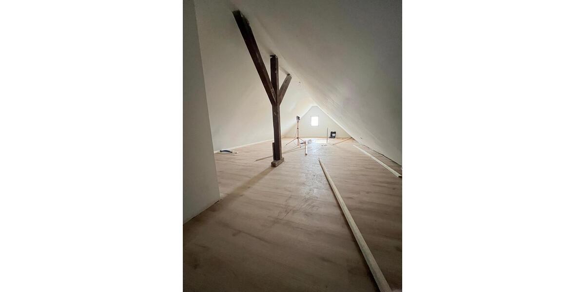 Dachgeschoßwohnung Wesseling - 3.5 Zimmer, 87 m&sup2;, 1.550&euro; | Angebot:25875953