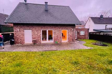 Haus Kall - 7 Zimmer, 149 m&sup2;, 1.385&euro; | Angebot:23798766