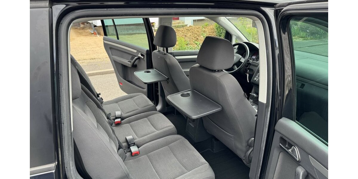 VW Touran 1.6FSI 7Sitze SR+WR eGSD DSG 1Hd !MÄNGEL! 213.000 km 1.100 &euro; Erftstadt 50374