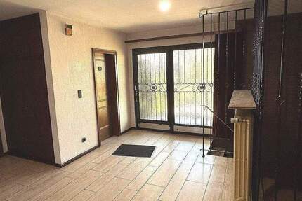 Haus Niederkassel - 6 Zimmer, 200 m&sup2;, 495.000&euro; | Angebot:25663636