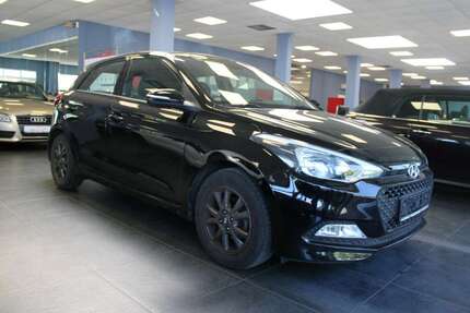 Hyundai i20 83.709 km 9.480 &euro; Euskirchen-Flamersheim 53881