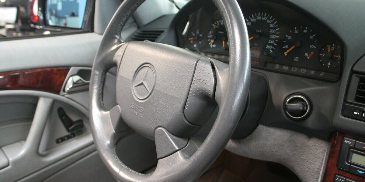 Mercedes-Benz SL 280 Hardtop - Leder - SHZ - Memory 116.365 km 19.980 &euro; Euskirchen 53881