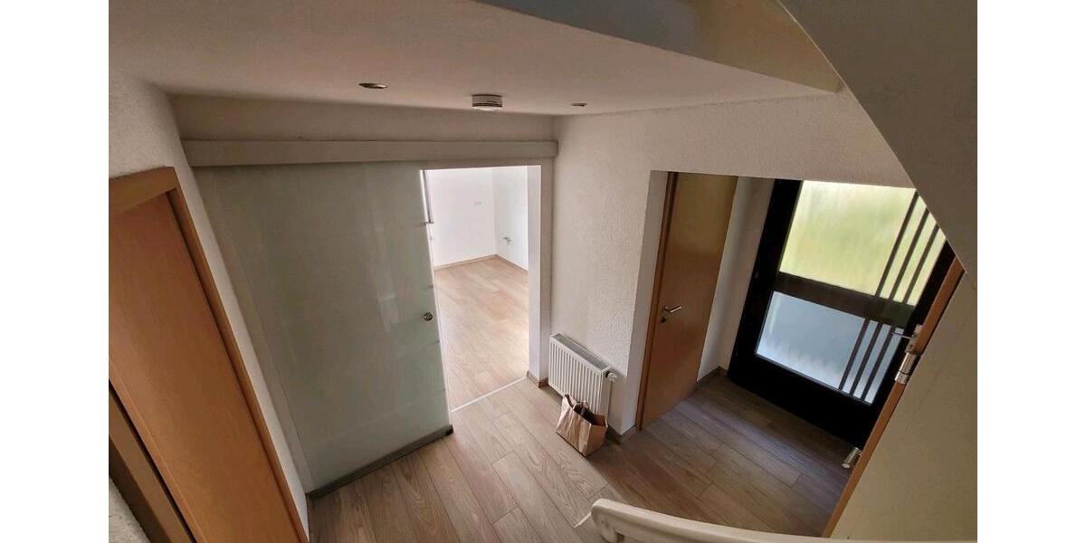 Einfamilienhaus Hönningen - 3 Zimmer, 85 m&sup2;, 900&euro; | Angebot:25646065