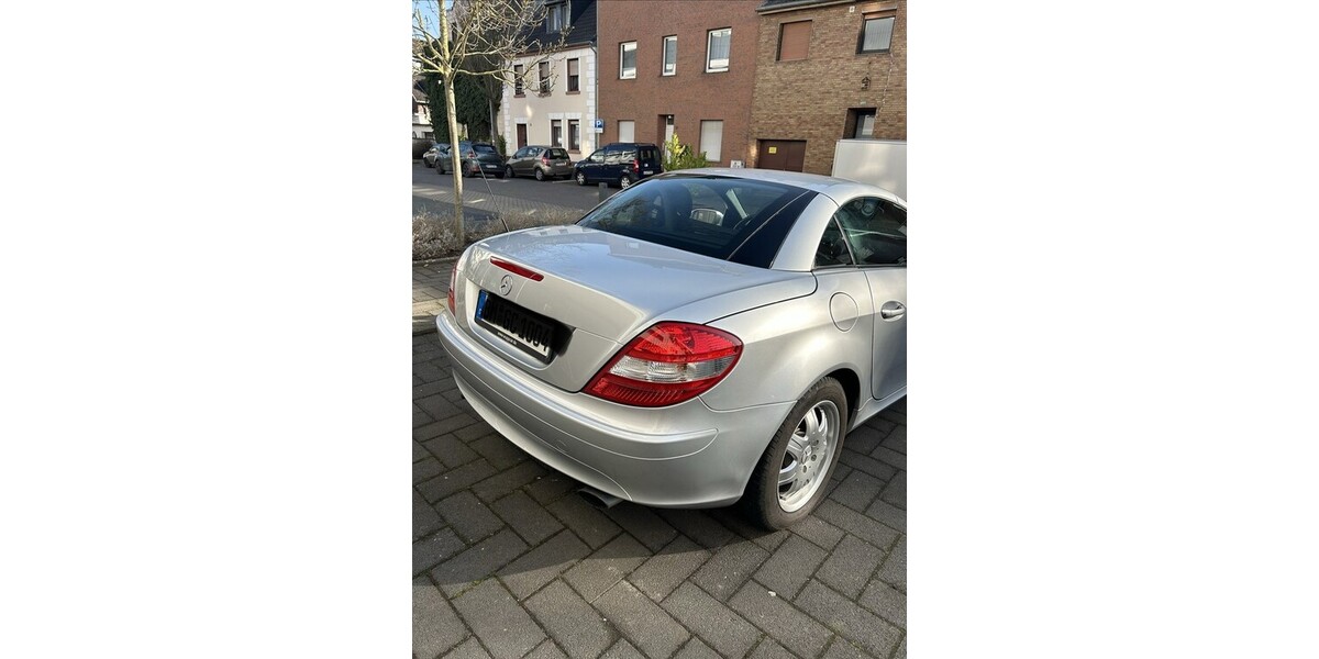 Mercedes-Benz SLK 200 145.000 km 9.800 &euro; Hürth 50354