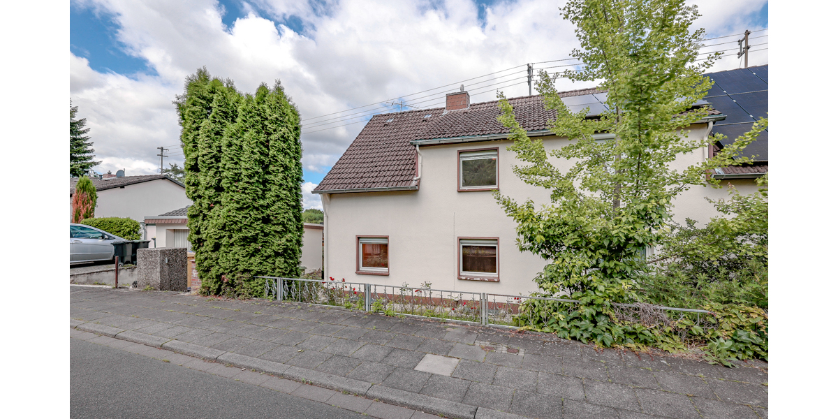 Großes Grundstück, viel Potenzial – Doppelhaushälfte mit 6 Zimmern - Doppelhaushälfte Bonn Holzlar | Angebot:27023114