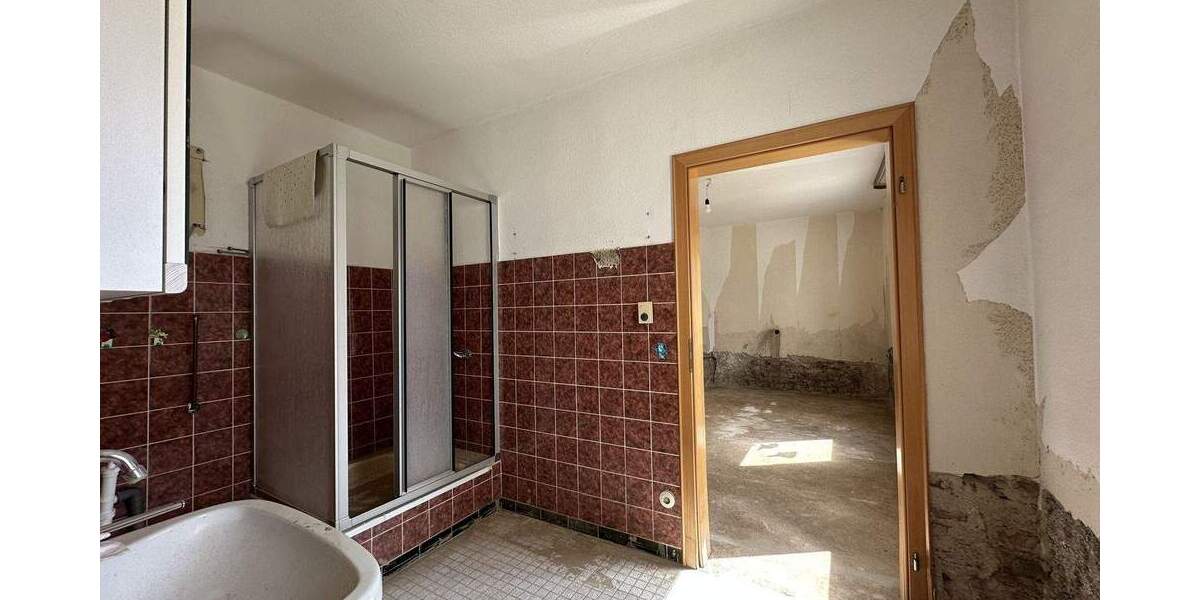 Einfamilienhaus Bad Neuenahr-Ahrweiler / Ahrweiler Ahrweiler - 8 Zimmer, 200 m&sup2;, 345.000&euro; | Angebot:25684598