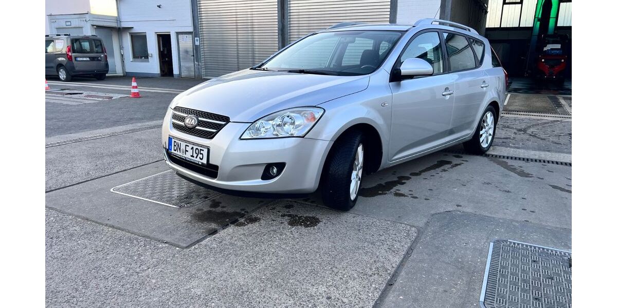 Kia ceed / Ceed 211.000 km 1.600 &euro; Bonn 53177