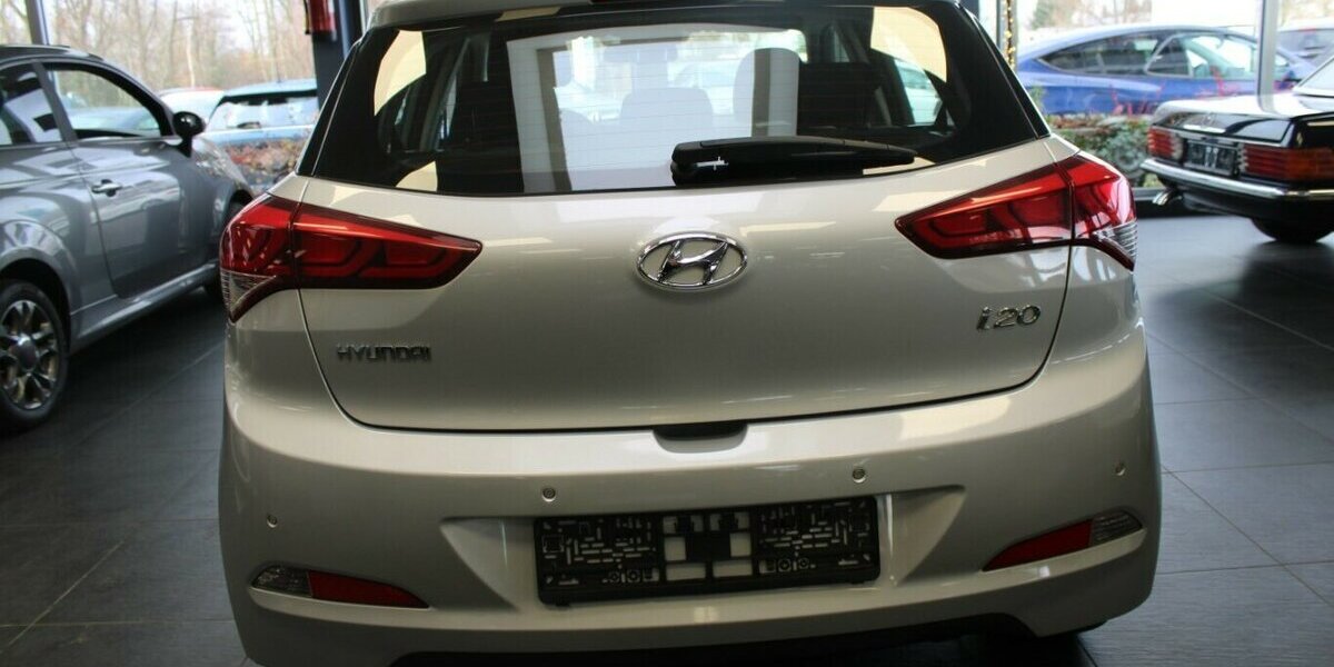 Hyundai i20 blue 1.0 T-GDI Ahk. - Klima - BT. 83.050 km 11.980 &euro; Euskirchen 53881