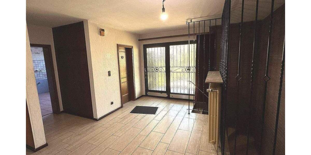 Einfamilienhaus Niederkassel - 6 Zimmer, 200 m&sup2;, 490.000&euro; | Angebot:25814969