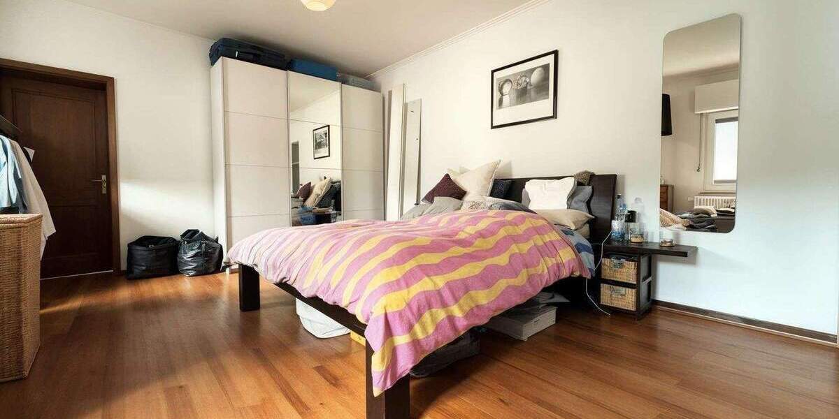 Mehrfamilienhaus, Wohnhaus Bonn Friesdorf - 5 Zimmer, 129 m&sup2;, 699.000&euro; | Angebot:25773354