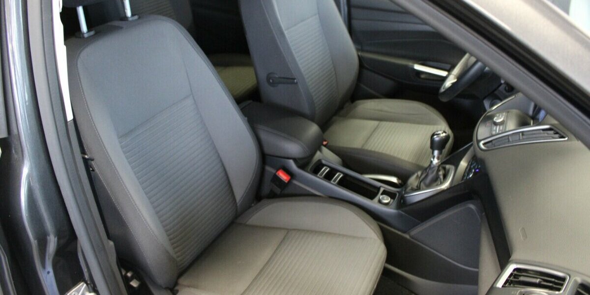 Ford Grand C-Max 1.0 EcoBoost Titanium - 7-Sitzer - 61.290 km 11.980 &euro; Euskirchen 53881