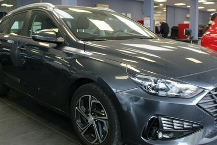 Hyundai i30 Kombi 1.0 T-GDI DCT Select 42.180 km 16.980 &euro; Euskirchen 53881