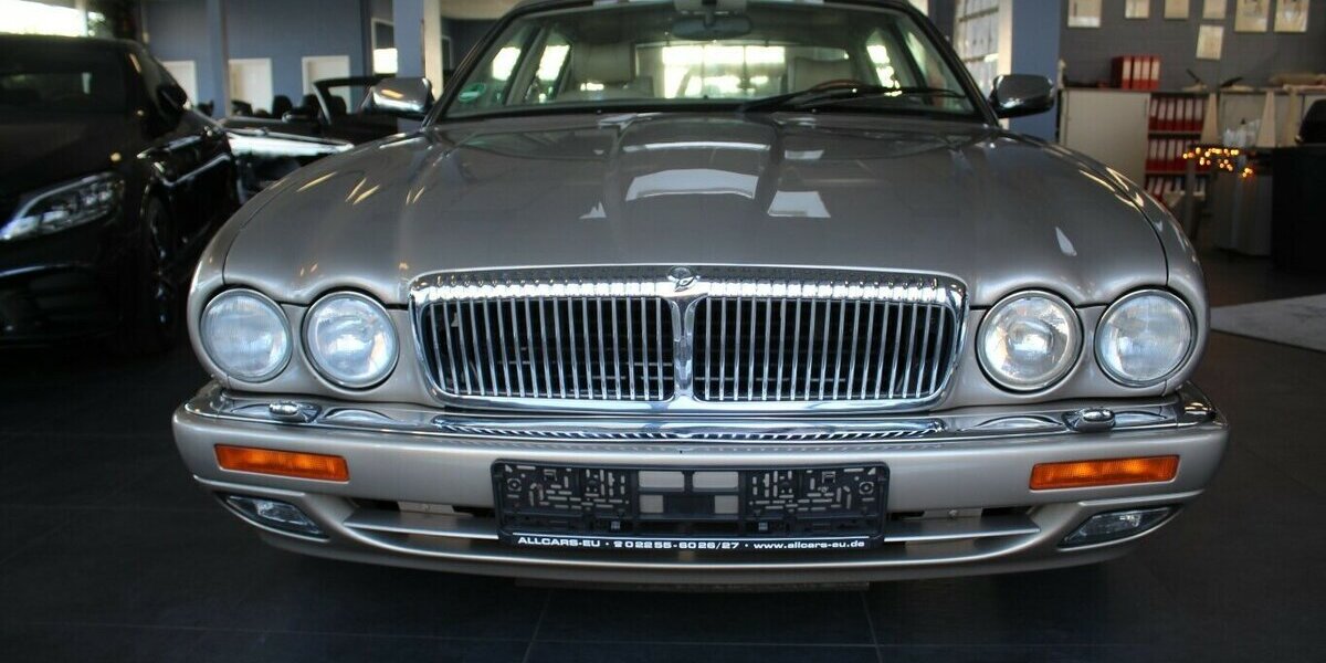Jaguar Daimler Six 4.0 Lang - Automatik - Schiebedach - 119.865 km 19.980 &euro; Euskirchen 53881