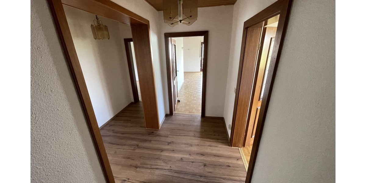 Großzügige Erdgeschosswohnung mit separatem Appartement in Ittenbach - Erdgeschoßwohnung Königswinter Ittenbach | Angebot:26067640