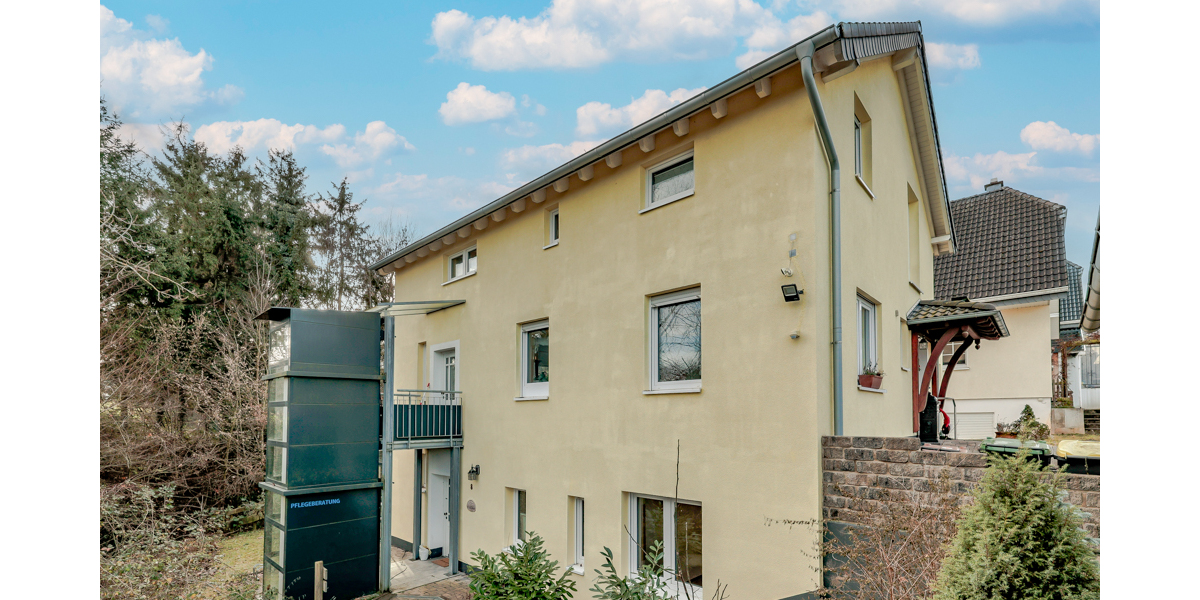 Direkt am Naturschutzgebiet! Modernes Haus mit Einliegerwohnung, Aufzug und vielen Extras! - Einfamilienhaus Königswinter | Angebot:24598297