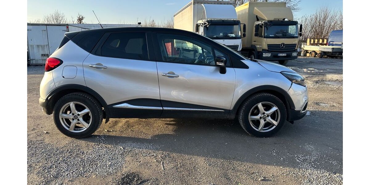 Renault Captur 103.000 km 4.440 &euro; Düren 52351