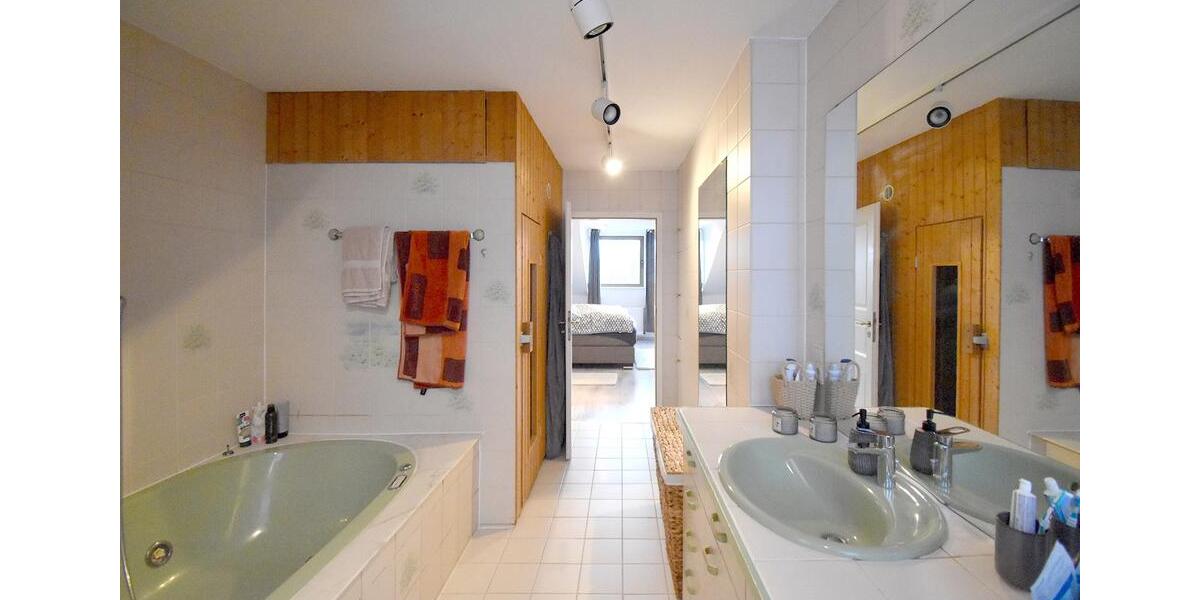 Dachgeschoßwohnung Rheinbach - 2 Zimmer, 93 m&sup2;, 840&euro; | Angebot:25377629