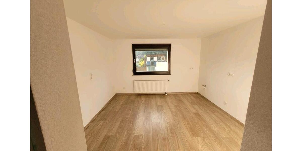 Einfamilienhaus Hönningen - 3 Zimmer, 85 m&sup2;, 900&euro; | Angebot:25646065