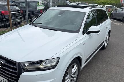 Audi Q7 269.000 km 21.900 &euro; Bonn 53119