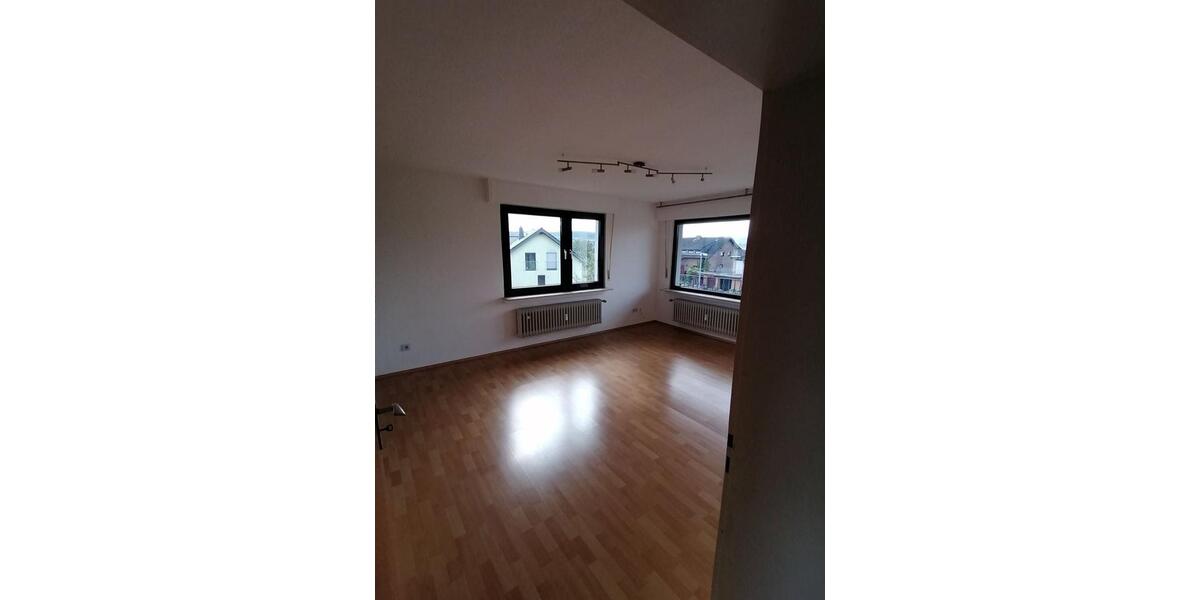 Etagenwohnung Mechernich - 3 Zimmer, 85 m&sup2;, 600&euro; | Angebot:19352941