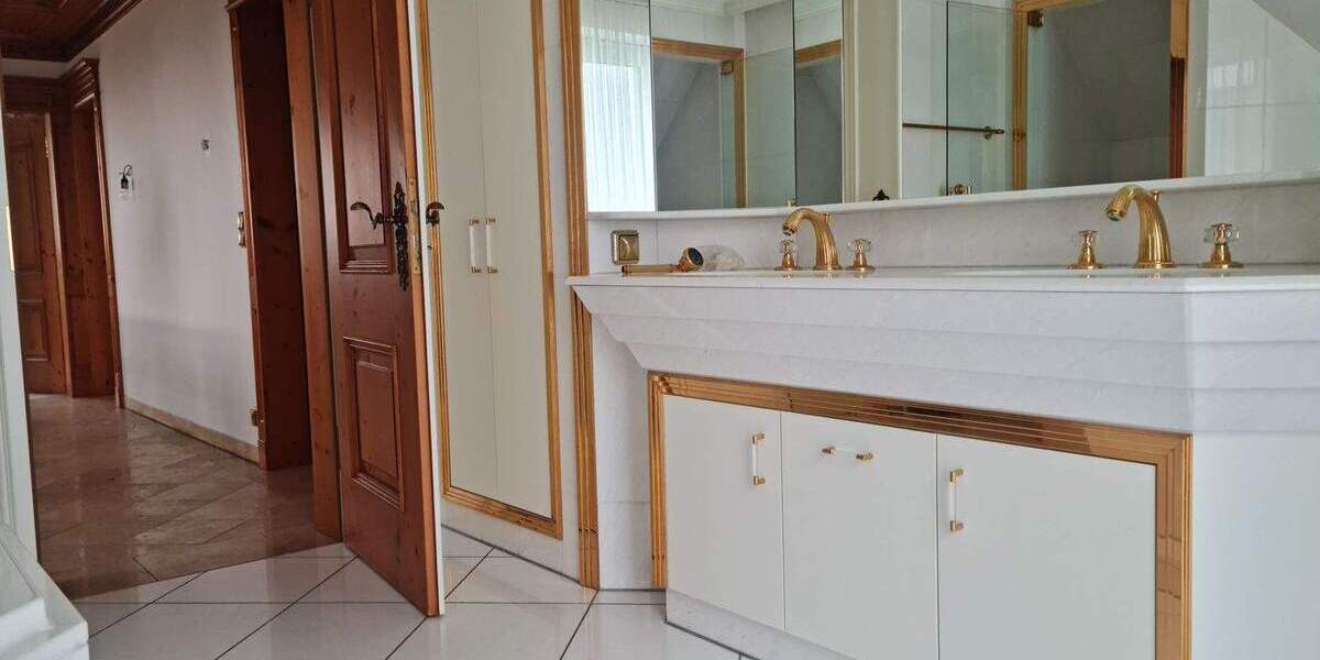 Einfamilienhaus Niederkassel - 7 Zimmer, 373 m&sup2;, 1.600.000&euro; | Angebot:25837714