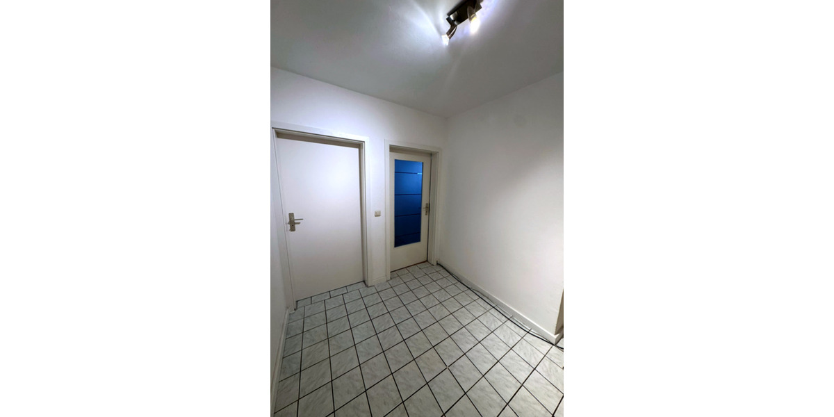 Etagenwohnung Niederkassel - 3 Zimmer, 73 m&sup2;, 135.000&euro; | Angebot:24416299