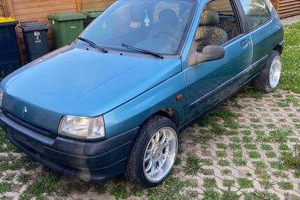 Renault Clio 171.000 km 1.150 &euro; Düren 52351