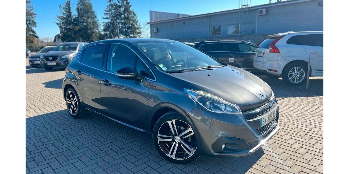 Peugeot 208 102.000 km 9.599 &euro; Königswinter 53639