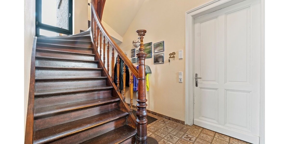 Nachhaltiges Anwesen mit top Energiewerten, Reitanlage und Platz für mehrere Generationen! - Mehrfamilienhaus, Wohnhaus Königswinter | Angebot:21578876