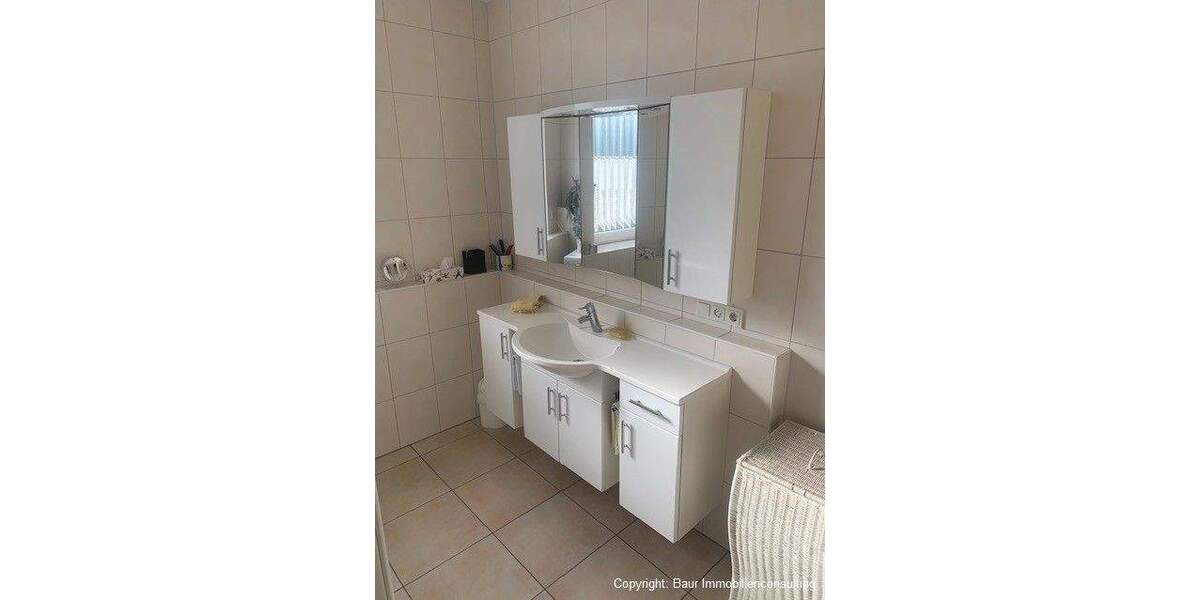 Etagenwohnung Bad Neuenahr-Ahrweiler Bad Neuenahr - 2 Zimmer, 70 m&sup2;, 770&euro; | Angebot:25696567