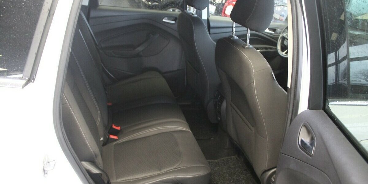 Ford Kuga 1.5 EcoBoost 2x4 ST-Line 105.030 km 13.980 &euro; Euskirchen 53881