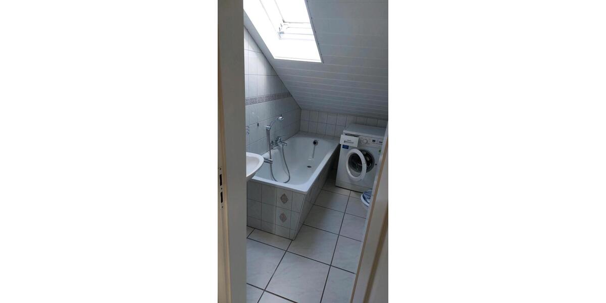 Dachgeschoßwohnung Königswinter - 1 Zimmer, 50 m&sup2;, 620&euro; | Angebot:25960276